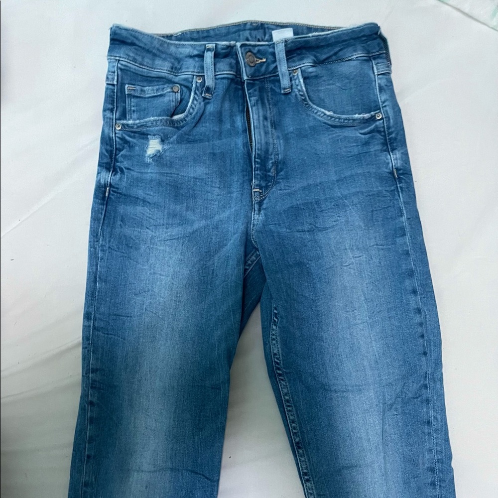 🛒 High Rise Slim Ankle Distressed Jeans